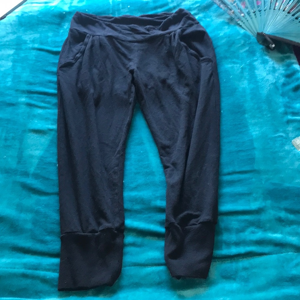 Beyond yoga cropped pants